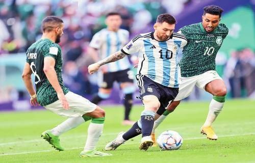 火箭加时117-113险胜魔术取四连胜，申京30138杜兰特35分